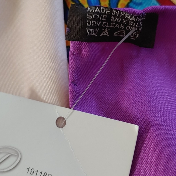 Scarv - Picture 2 of 4